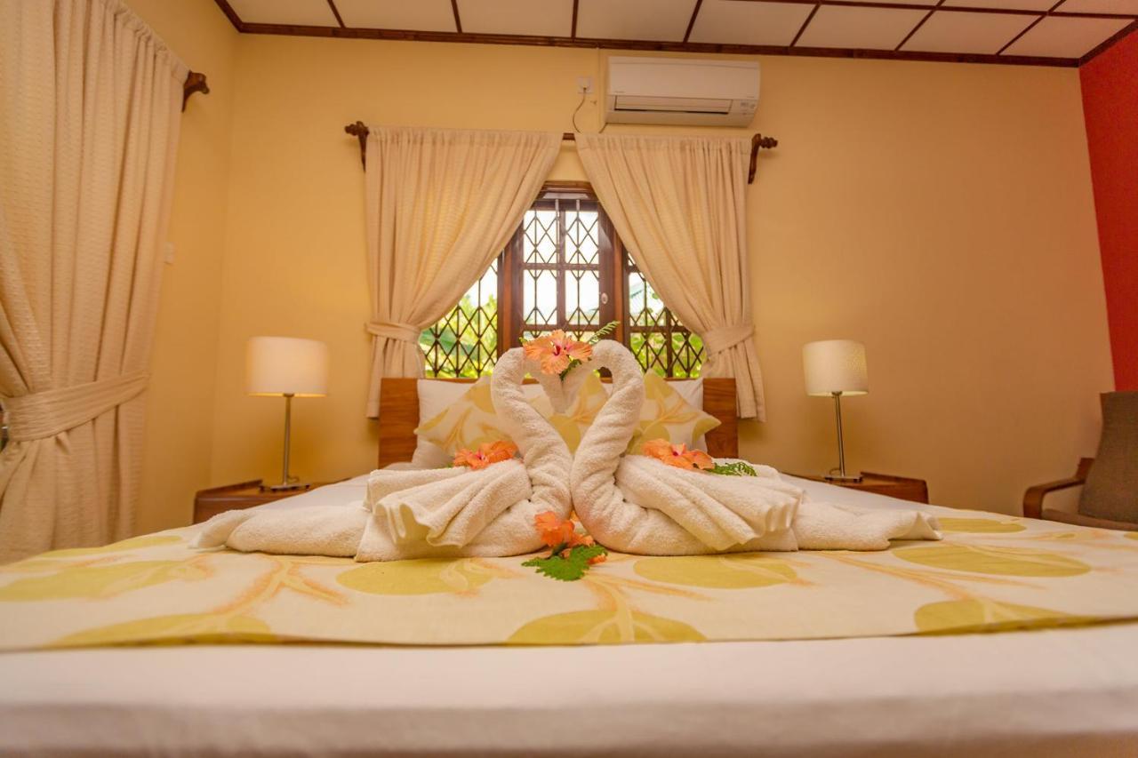 Cote D'Or Chalets Anse Volbert Village  Ngoại thất bức ảnh